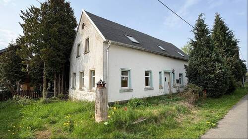 Front- und Seitenansicht - Raumwunder im Inneren - 59.000,00&nbsp;EUR Kaufpreis, ca.&nbsp; 110,00&nbsp;m&sup2;&nbsp;Wohnfl&auml;che