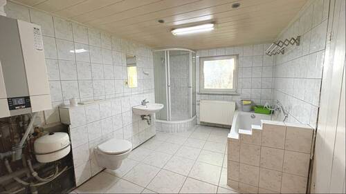 Badezimmer - EG - 