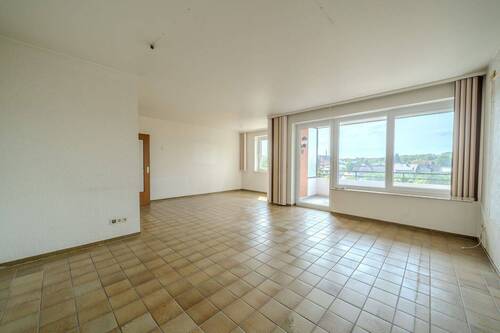 Wohnzimmer im aktuellen IST-Zustand - Etagenwohnung mit 98,00 m&sup2; in Hildesheim zum Kaufen