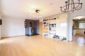 Wohnzimmer - 4 Zimmer Etagenwohnung zum Kaufen in Bad Nauheim