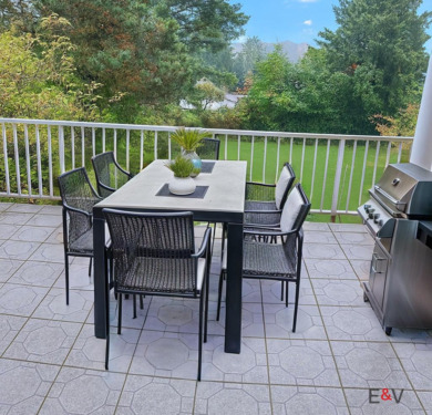 Bemöbelung der Terrasse - 