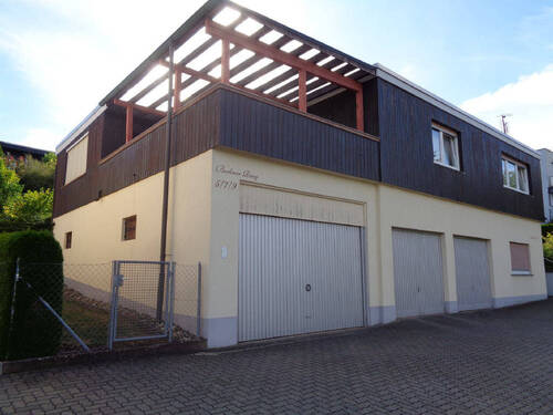 Hausansicht von der Straße - 