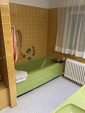 Badewanne und Dusche - 