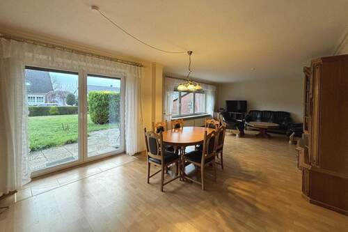 Wohnbereich - Mehrfamilienhaus, Wohnhaus mit 213,00 m&sup2; in Nahe zum Kaufen