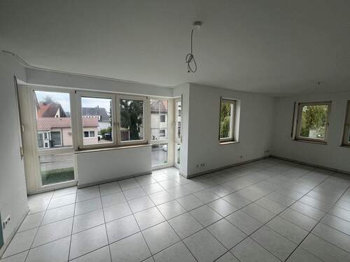 Wohnen / Essen - 3 Zimmer Etagenwohnung zum Kaufen in Böblingen