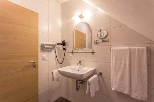 Badezimmer exemplarische Ansicht - 