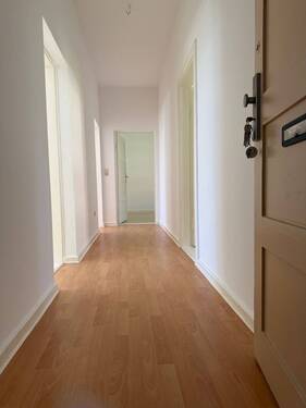 Flur-Wohnungseingang - 