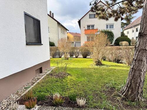 Vorgarten - Etagenwohnung mit 115,00 m² in Ilvesheim zum Kaufen