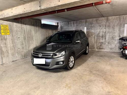 Tiefgaragenstellplatz - 