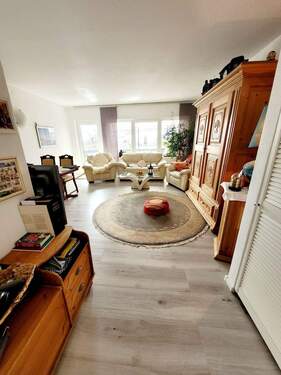 Wohn-Esszimmer - 4 Zimmer Mehrfamilienhaus, Wohnhaus in Stromberg