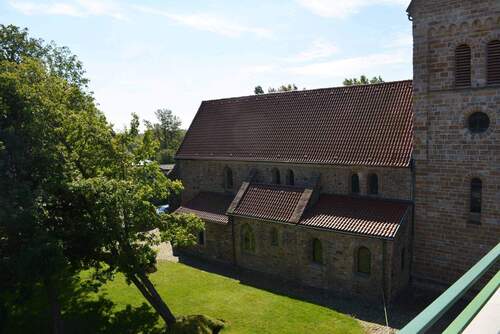 Ausblick Kirche.jpg - 4 Zimmer Etagenwohnung zur Miete in Bochum