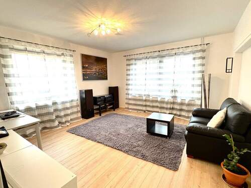 Wohnzimmer - 4 Zimmer Etagenwohnung in Langwedel