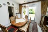 Esszimmer mit Blick in den Garten - 