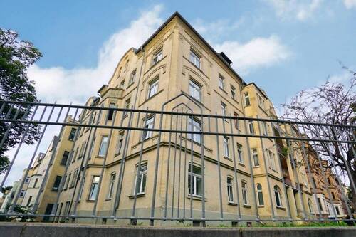 Aussenansicht Detail - Romantische 3 Raum DG-Wohnung mit Aufzug auf dem Chemnitzer Kaßberg
