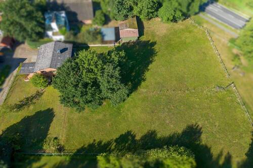 auf einem 13.769m² großen Grundstück - 