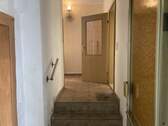 Zugang zur Wohnung im EG - 