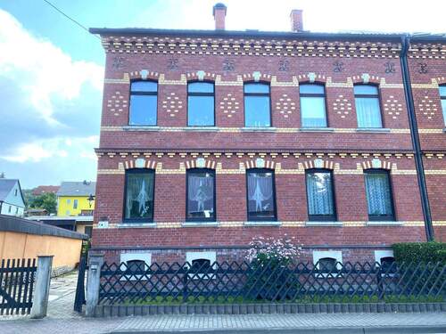 Bild 1 - Sanierungsbedürftiges, kleines MFH, Ausbaupotenzial im DG, schönes Grundstück!