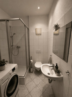 Gäste WC mit Dusche - 