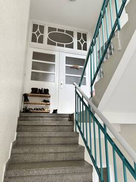 Eingangstür - Etagenwohnung mit 132,30 m² in Zwickau zur Miete