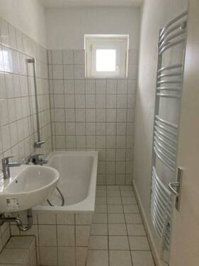 Tageslichtbad mit Badewanne - 