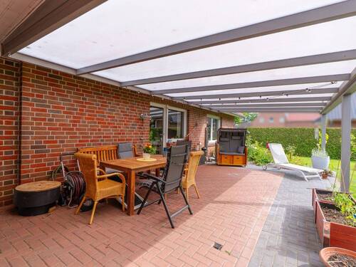 Überdachte Terrasse - 5 Zimmer Einfamilienhaus in Großefehn