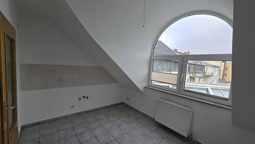 Küche - renovierte 3-Raum-Dachgeschosswohnung