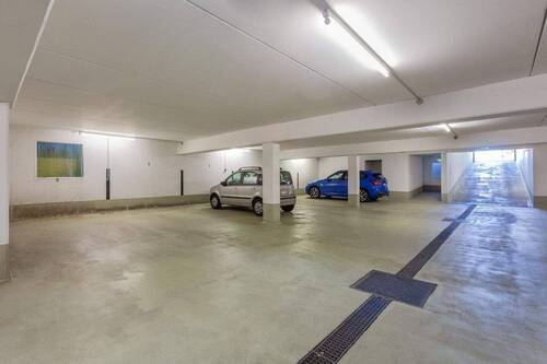 Tiefgarage (2 Einzelstellpl. + 1 ASP) - 