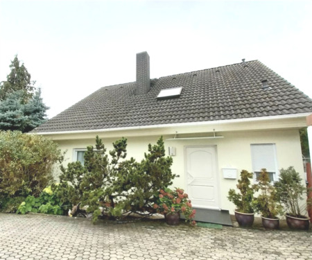 Hauseingang Hofseite - Einfamilienhaus mit Platz für neue Erinnerungen!