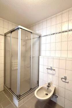 Bad - Dusche und Bidet - 