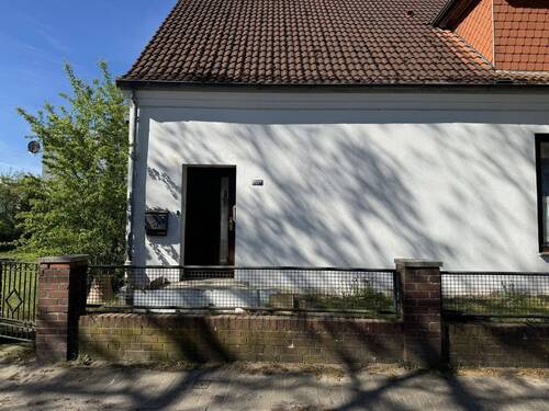 Wohnungseingangstür - 4 Zimmer Etagenwohnung in Syke-Okel