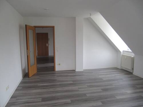 Wohnzimmer Bild 1 - 2-Raum-Wohnung sucht Mieter! - 350,00 EUR Kaltmiete, ca.  64,00 m² Wohnfläche