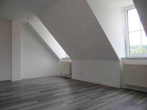 Wohnzimmer Bild 3 - 2 Zimmer Etagenwohnung in Muldenhammer