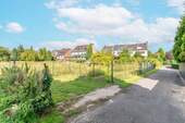 Ansicht Grundstück und Zufahrt - 