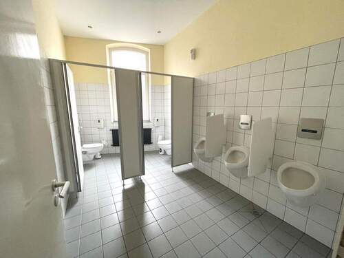 Herren WC im EG - 