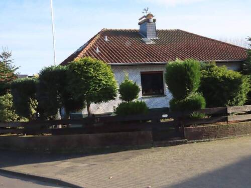 IMG_0543.JPG - 41542 Dormagen-Nievenheim: Freistehendes EinfamilienhausBungalow auf großem Grundstück