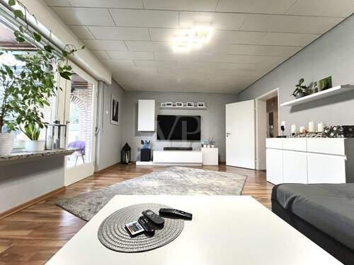 Wohnzimmer Erdgeschoss - 6 Zimmer Mehrfamilienhaus, Wohnhaus in Flörsheim am Main