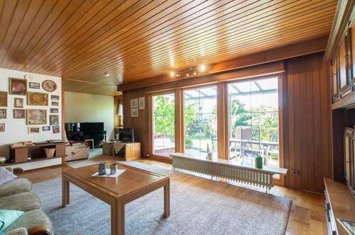 Wohnzimmer - 5 Zimmer Bungalow zum Kaufen in Wettstetten