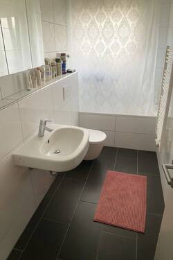 Badezimmer - 3 Zimmer Etagenwohnung in Bad Homburg