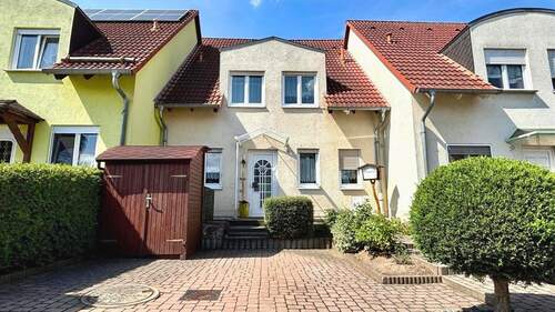 Straßenansicht - 4 Zimmer Reihenmittelhaus zum Kaufen in Elsteraue