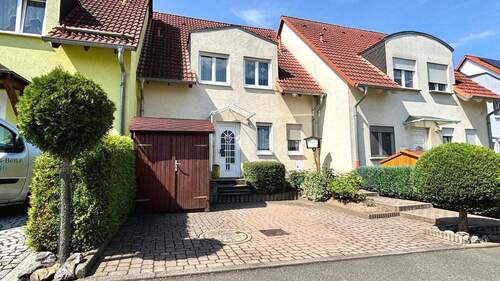 Straßenansicht - 4 Zimmer Reihenmittelhaus in Elsteraue