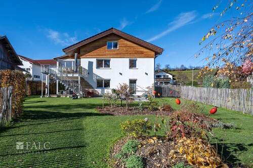 Gebäude mit Garten aus Ost - 8 Zimmer Einfamilienhaus zum Kaufen in Rieden am Forggensee