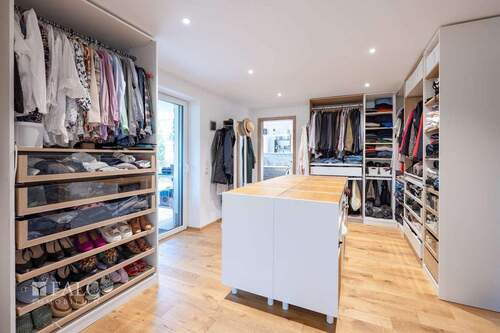 UG Ankleide Blick Bad - 