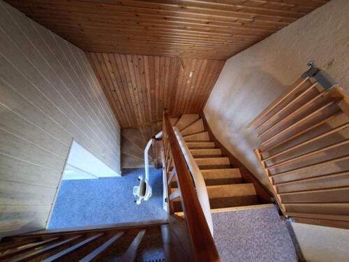 Treppenhaus mit Treppenlift - 