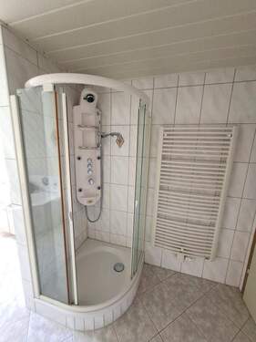 Dusche im Bad - 