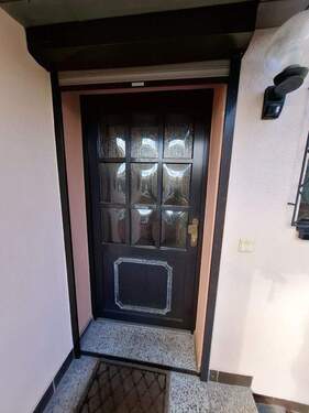 Haustür - 5 Zimmer Einfamilienhaus in Burkhardtsdorf