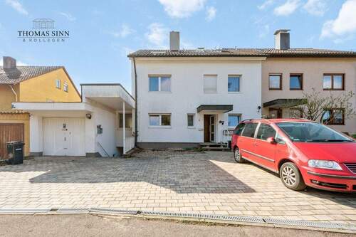 Straßenansicht - 9 Zimmer Mehrfamilienhaus, Wohnhaus zum Kaufen in Neckarsulm