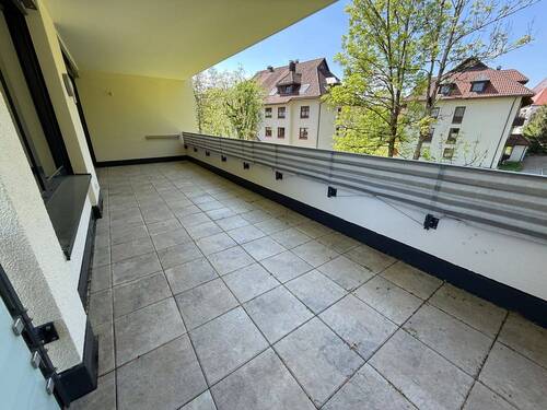 großer Balkon - 
