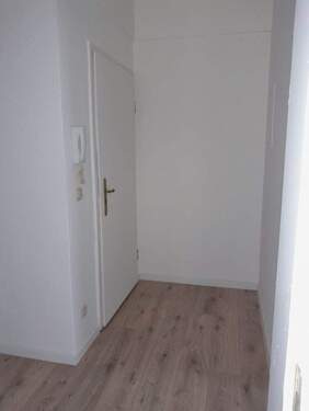 Flur - 2 Zimmer Etagenwohnung in Plauen