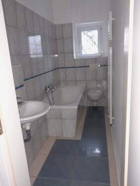 Badezimmer - Etagenwohnung mit 48,00 m² in Plauen zur Miete