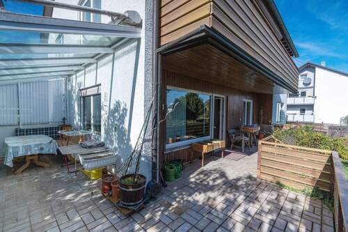 Erdgeschoss, Terrassenbereich - teilweise überdacht - - 